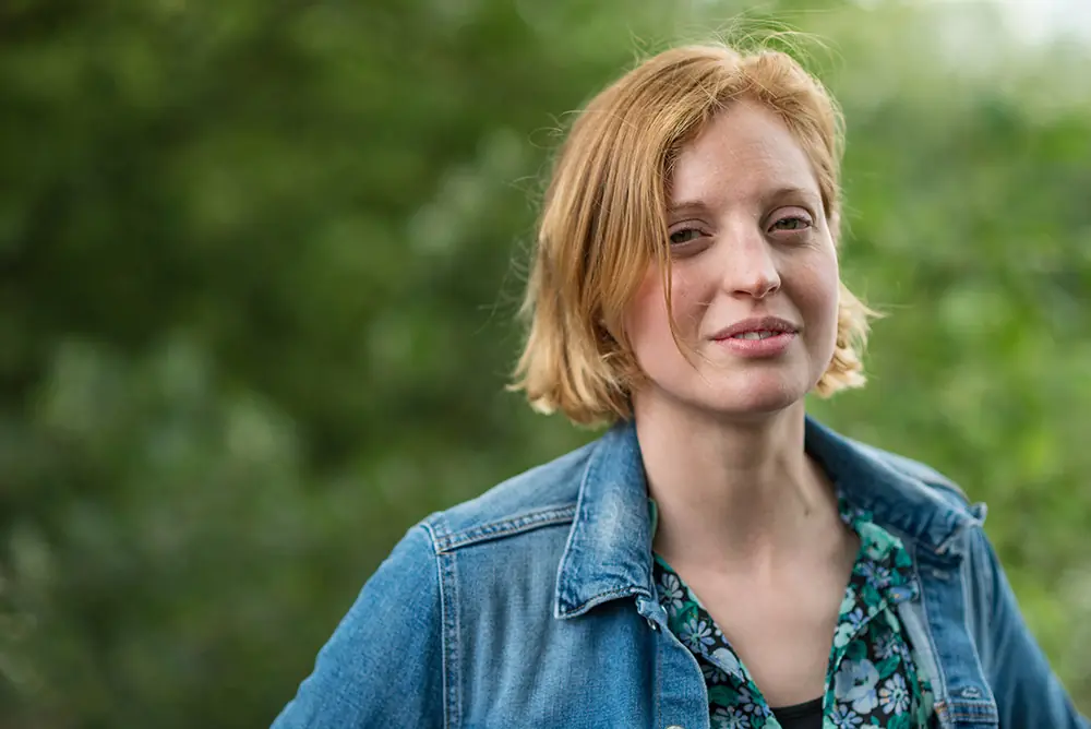 Natural professional portrait with an outdoor editorial setting